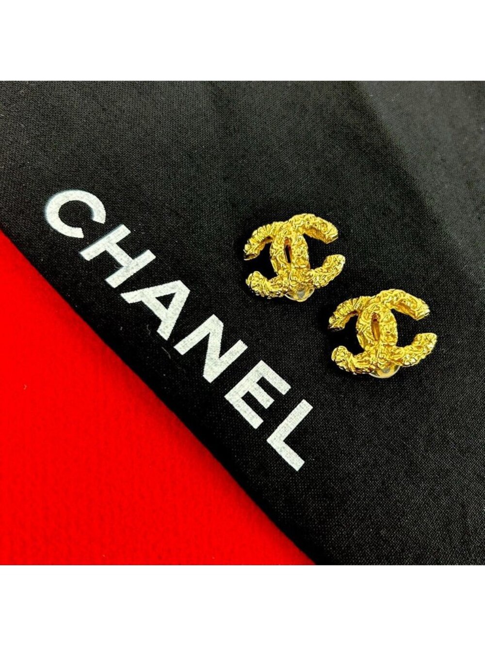 Chanel With Rice 93A Vintage CC Logo Lava Motif Earrings Gold
